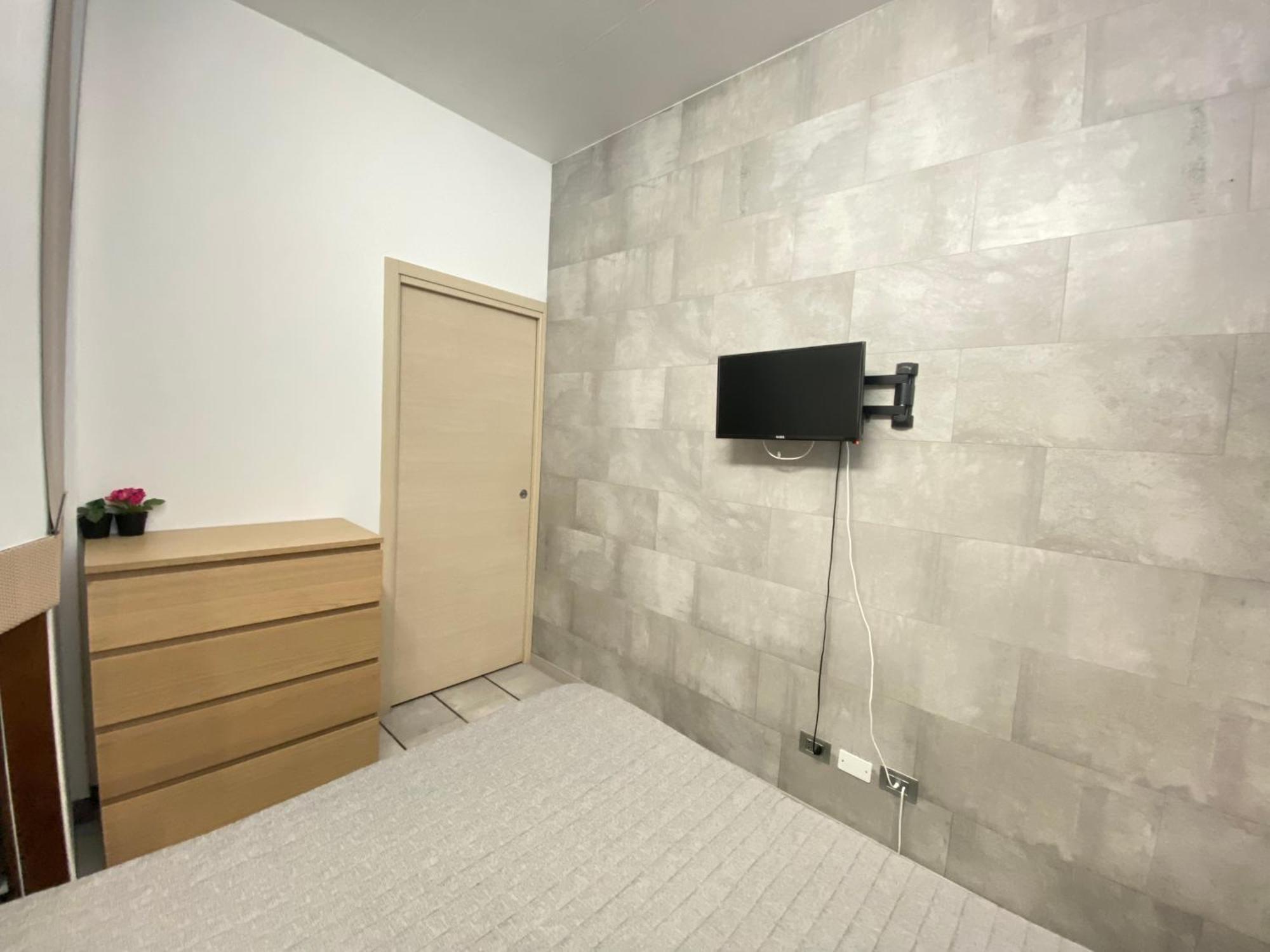 "R&P Apartment", Short Term Stay, Elegant Design, Bisceglie Metro Station, Easy For San Siro And Fiera Milano, Free Parking Extérieur photo