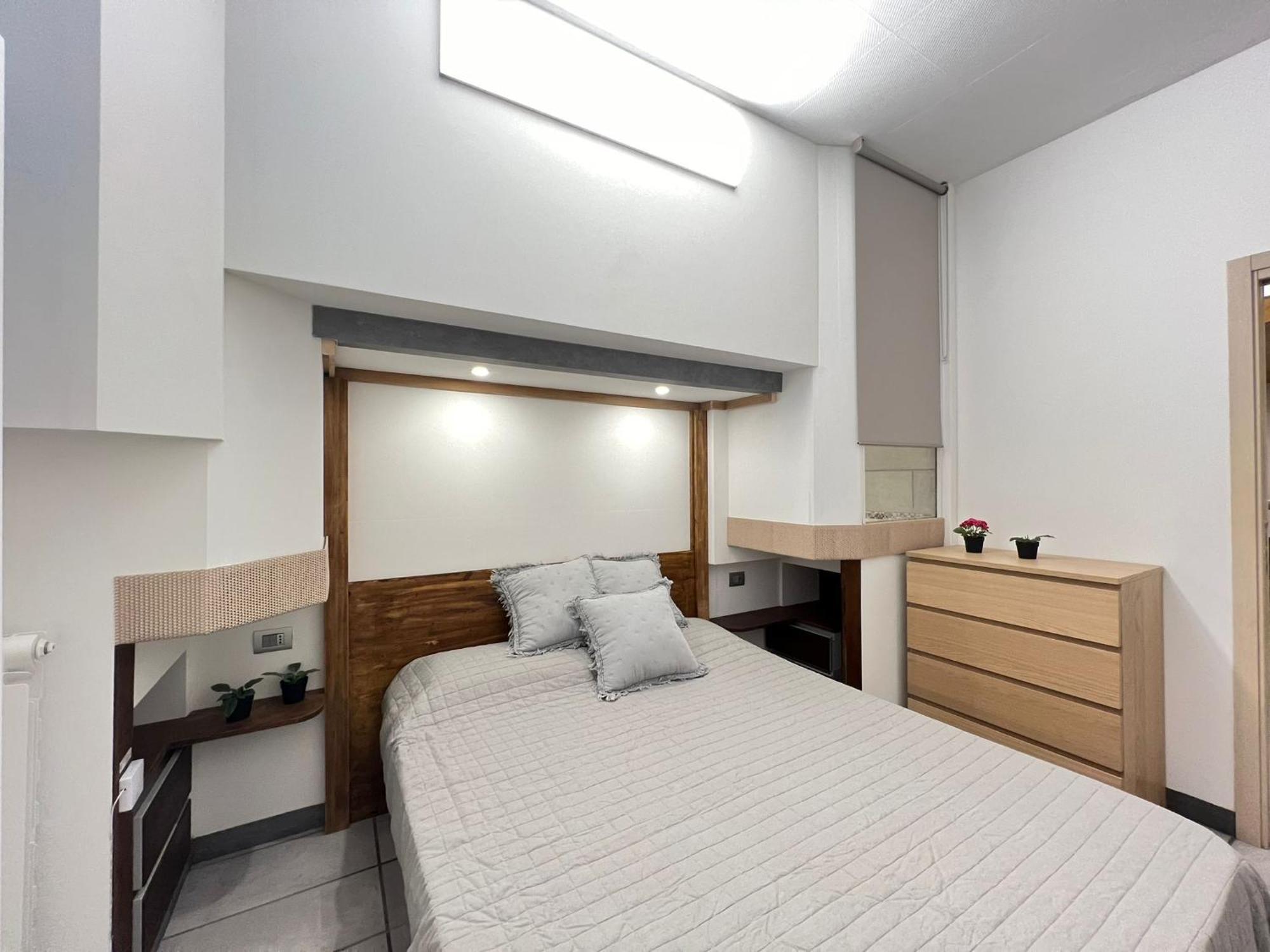 "R&P Apartment", Short Term Stay, Elegant Design, Bisceglie Metro Station, Easy For San Siro And Fiera Milano, Free Parking Extérieur photo