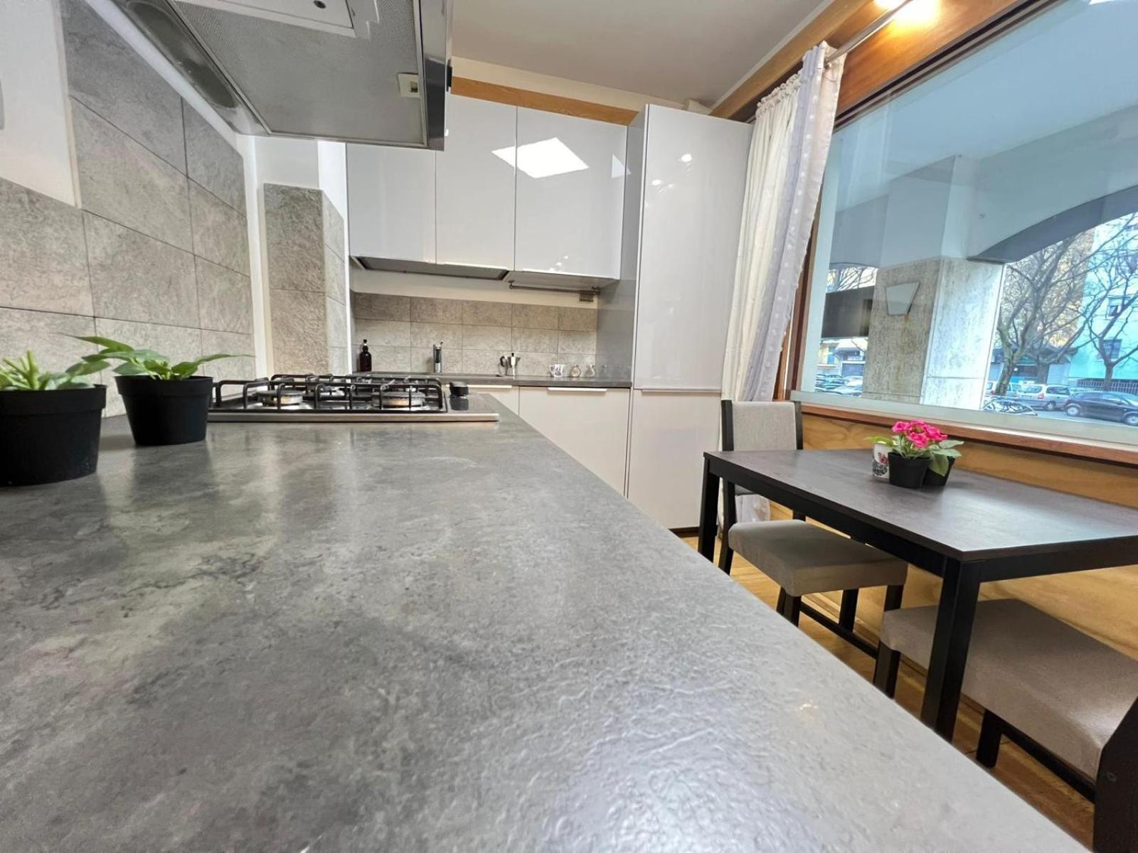 "R&P Apartment", Short Term Stay, Elegant Design, Bisceglie Metro Station, Easy For San Siro And Fiera Milano, Free Parking Extérieur photo