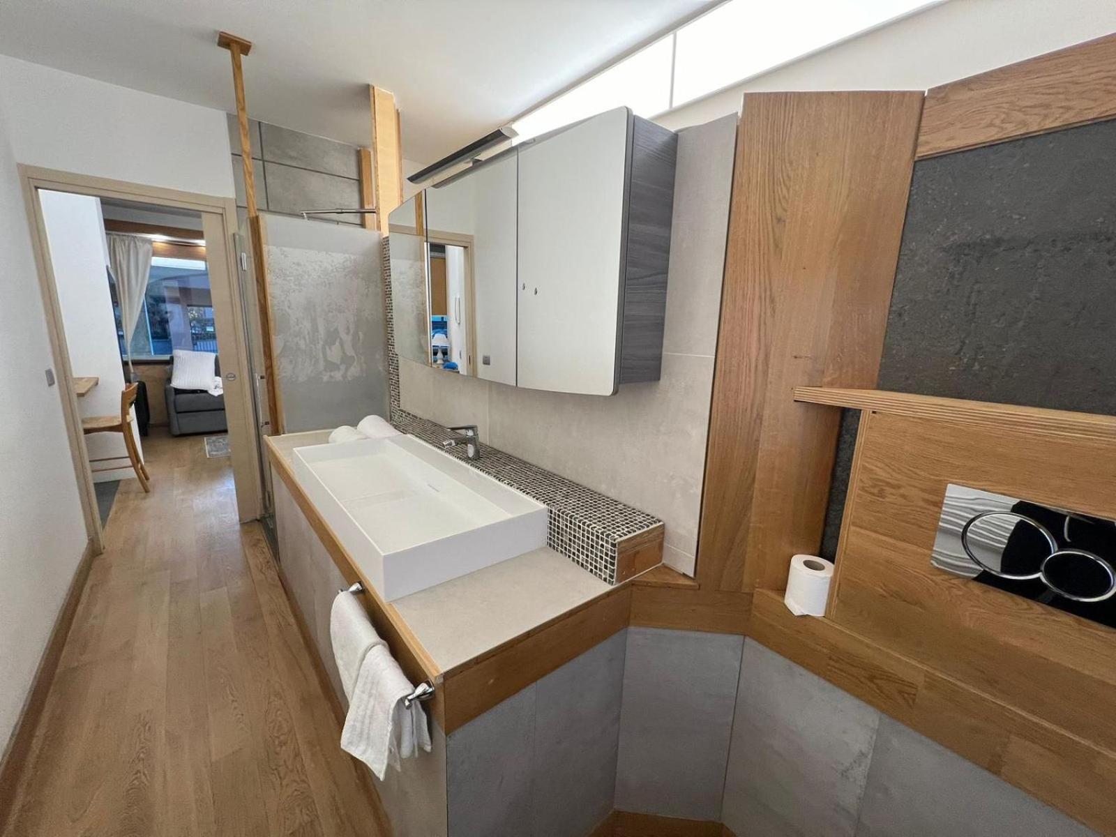 "R&P Apartment", Short Term Stay, Elegant Design, Bisceglie Metro Station, Easy For San Siro And Fiera Milano, Free Parking Extérieur photo