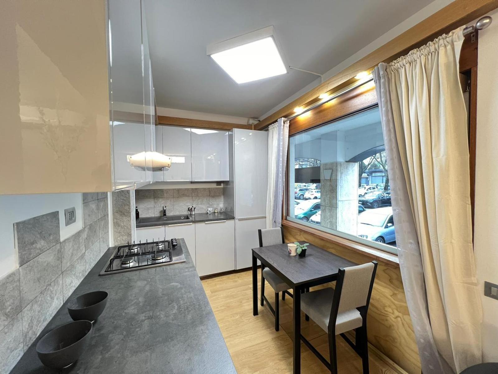 "R&P Apartment", Short Term Stay, Elegant Design, Bisceglie Metro Station, Easy For San Siro And Fiera Milano, Free Parking Extérieur photo